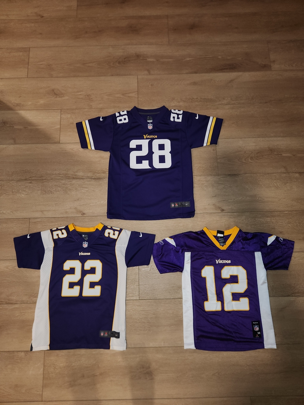 Nike, Adidas & Reebok Minnesota Vikings Youth Size Medium Large Jerseys Good Con